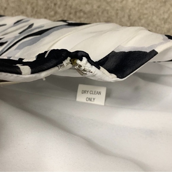 Neiman Marcus Y2K Vibes Square Neck Beaded Shoulder Strap Structured Top Size 8 - Picture 8 of 8